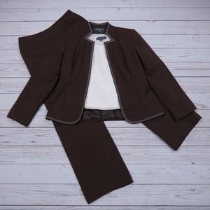 LIZ CLAIBORNE- Suit